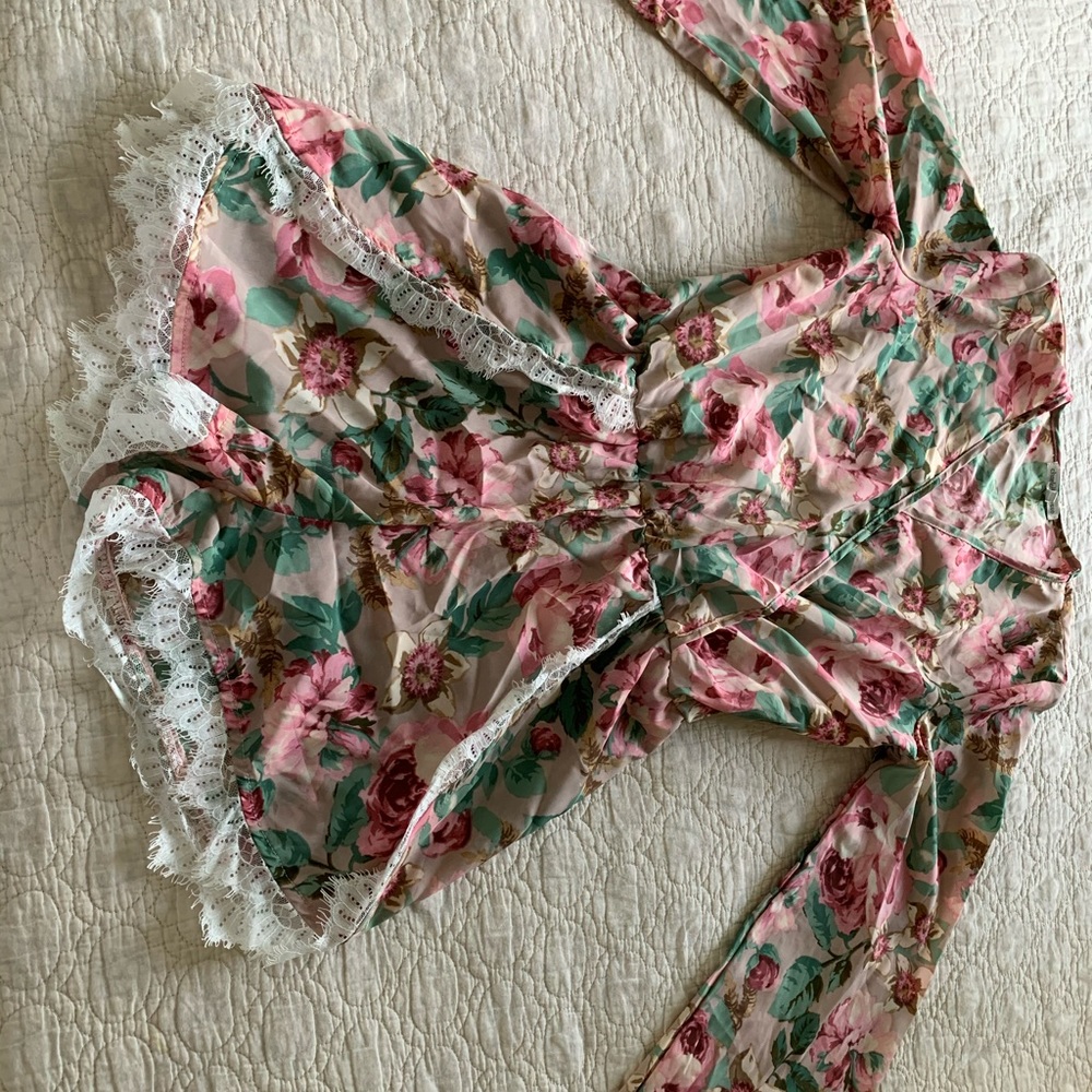 🦋Floral romper - Picture 3 of 3